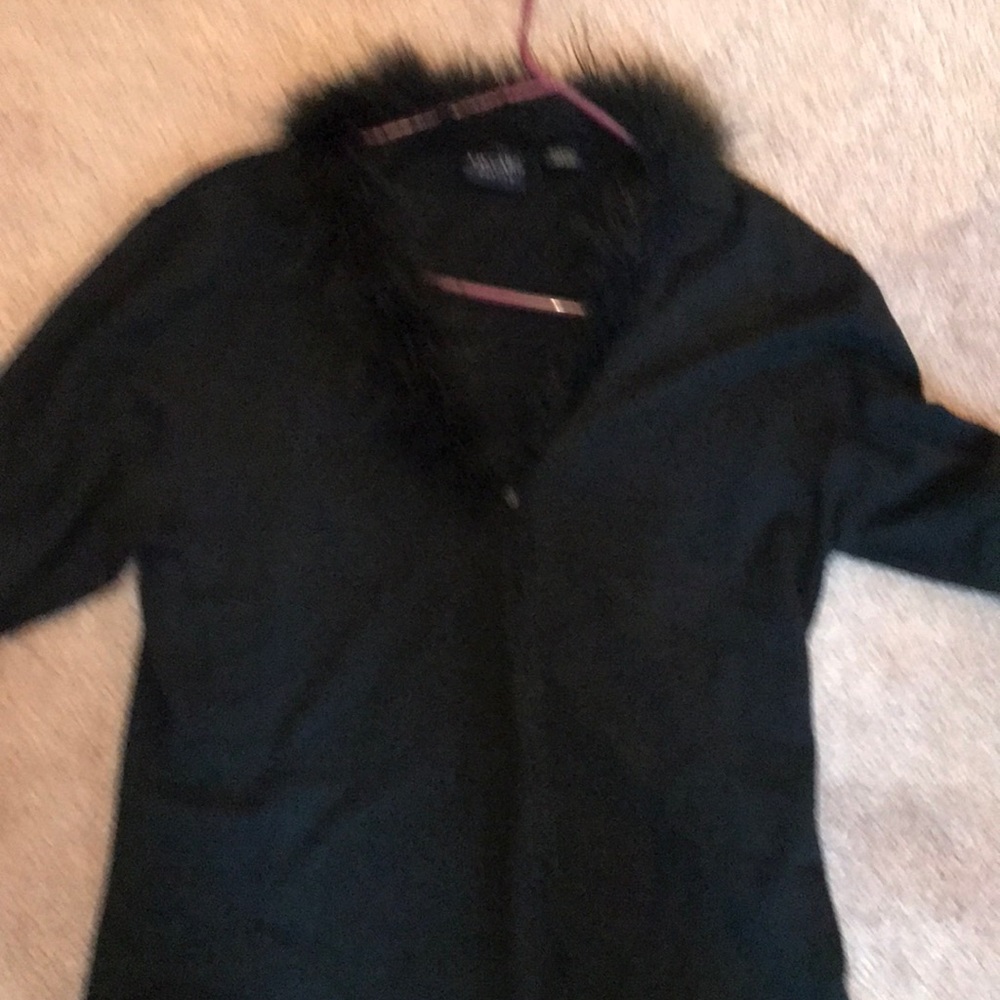 Sweater with feather collar